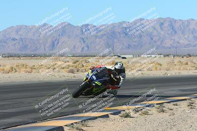 media/Jan-10-2025-CVMA Friday Practice (Fri) [[489e0da257]]/Group 4 and Trackday/Session 2 (Turn 4 Inside)/